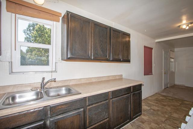 Detail Gallery Image 8 of 18 For 976 Olive Ave, Vista,  CA 92083 - 2 Beds | 1 Baths