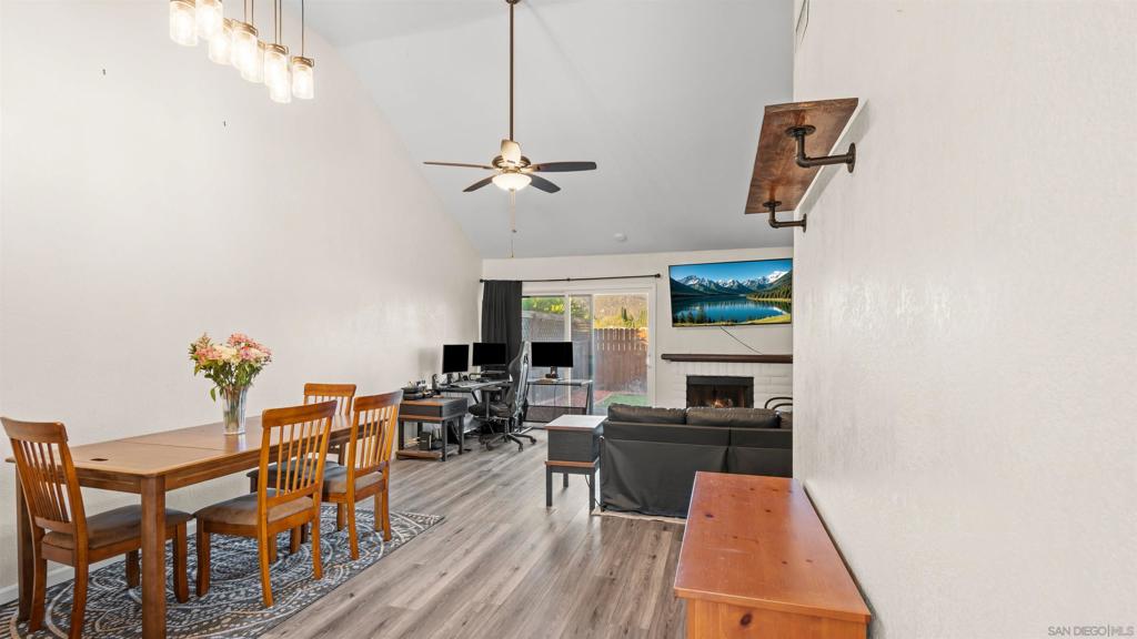 422 Devonshire Gln - photo 8