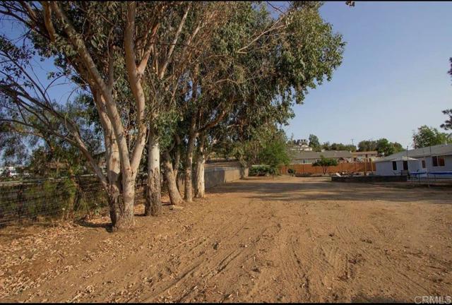 1758 El Cajon Lane, Ramona CA: https://media.crmls.org/mediaz/b675b14a-d21f-4e83-9475-71e7d65a08a0.jpg
