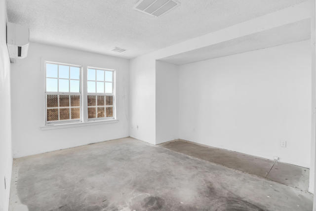 55540 Shannon Road, Landers CA: https://media.crmls.org/mediaz/b675e9f1-8651-4d81-97d7-c533fb4a88b9.jpg