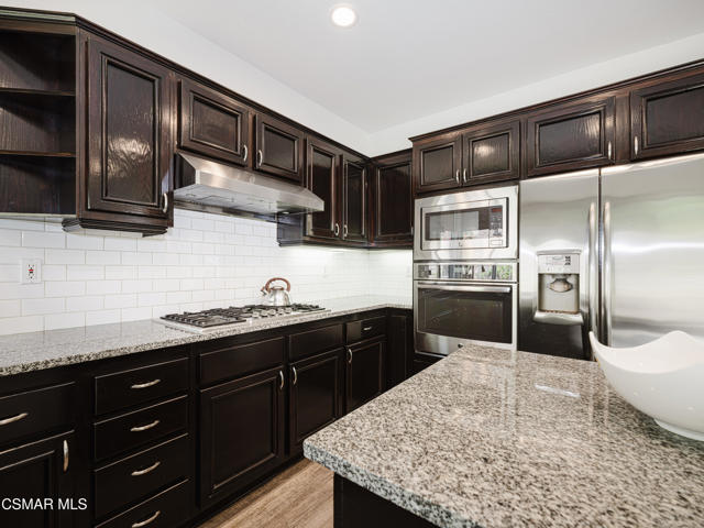 3185 Clarita Court, Thousand Oaks CA: https://media.crmls.org/mediaz/b675fbfe-01b6-4be1-b981-226506408b75.jpg