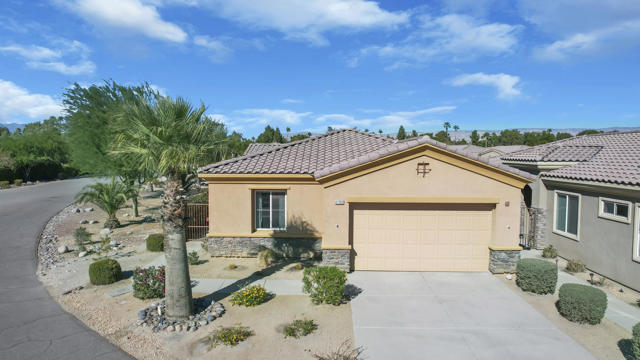 Image 3 of 48 For 67252 Zuni Court