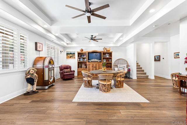 10166 Rancho Roble Rd., Escondido CA: https://media.crmls.org/mediaz/b6762d5e-dae4-48f7-9161-ace081aebade.jpg