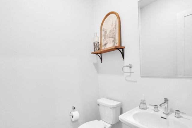 6326 Moser Way, Tracy CA: https://media.crmls.org/mediaz/b6767fab-8304-480d-b67d-0dcca147e74c.jpg
