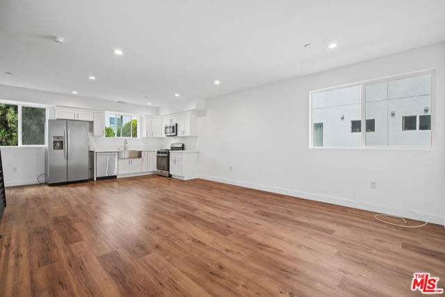 6336 Beck Avenue, 2 photo 7
