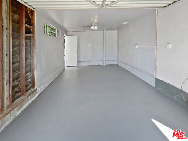 5722 Hazelbrook Avenue, Lakewood CA: https://media.crmls.org/mediaz/b677af4d-d3ea-47c0-8d06-c16c7976da8e.jpg