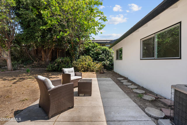 3167 Waco Avenue, Simi Valley CA: https://media.crmls.org/mediaz/b67825db-101a-4db9-8b11-6eda0f452dad.jpg