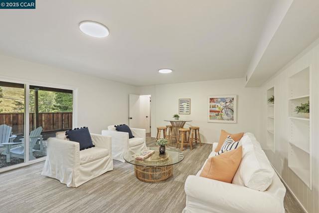3233 Lucas Circle, Lafayette CA: https://media.crmls.org/mediaz/b6789ca0-cf59-469c-bfe5-7fab17f9326d.jpg