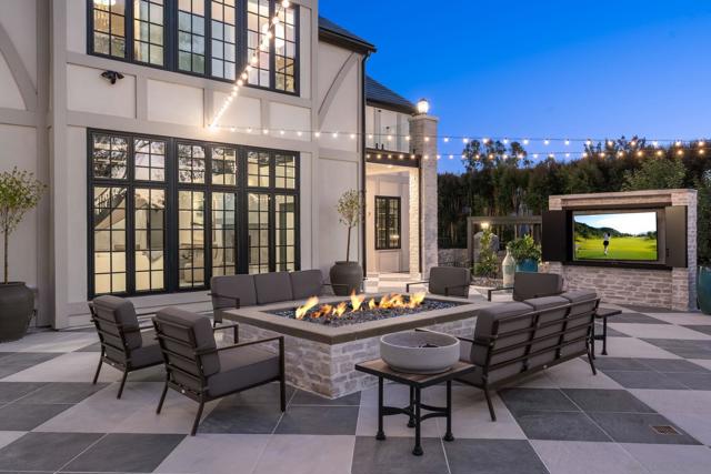 16770 Via De Los Rosales, Rancho Santa Fe CA: https://media.crmls.org/mediaz/b67905a9-4a05-4a4f-a15e-1a52875c476f.jpg