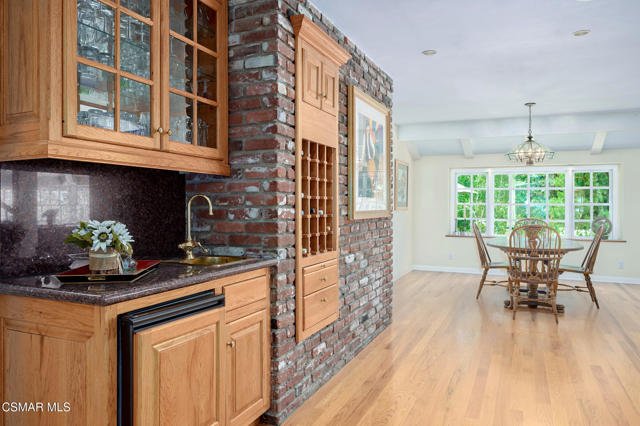 22101 Mulholland Drive, Woodland Hills CA: https://media.crmls.org/mediaz/b6793705-2ac1-439b-8a6c-72a0c60f57d9.jpg