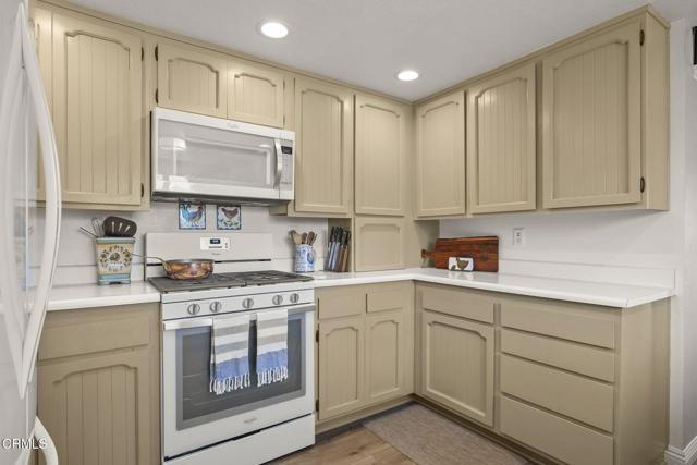 3051 Ketch Place, Oxnard CA: https://media.crmls.org/mediaz/b67940e1-f854-4432-97bd-9dbabe910381.jpg