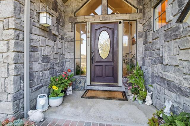 18615 Castle Lake Drive, Morgan Hill CA: https://media.crmls.org/mediaz/b679d50b-7033-4060-bc69-3fd6128dc226.jpg
