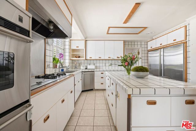 3067 Motor Avenue, Los Angeles CA: https://media.crmls.org/mediaz/b67a7c6d-51b6-4adc-bf7b-67c7e1ed6075.jpg