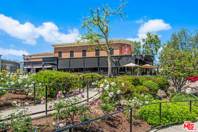 4392 Park Paloma, Calabasas CA: https://media.crmls.org/mediaz/b67a7e41-b8ec-419c-8f2c-b9186507c508.jpg
