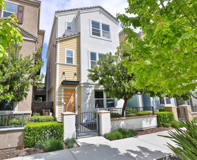 825 Garden Street, Milpitas CA: https://media.crmls.org/mediaz/b67a98bd-f6e3-40ea-9a64-8a4bb7f563f9.jpg