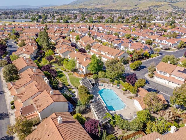 356 Meadowhaven Way, Milpitas CA: https://media.crmls.org/mediaz/b67b9d6b-100f-4285-b954-44035a165275.jpg