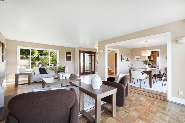 3218 Oakes Dr, Hayward CA: https://media.crmls.org/mediaz/b67cae10-bb5d-4ac0-87b8-aba48619195b.jpg