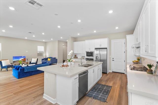 Detail Gallery Image 15 of 42 For 597 Middlebrook Rd, San Marcos,  CA 92078 - 5 Beds | 4/1 Baths