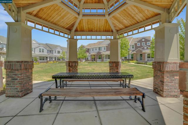 1734 Catalina Ct, Livermore CA: https://media.crmls.org/mediaz/b67d9259-b82e-4e29-b96b-ea662787437b.jpg