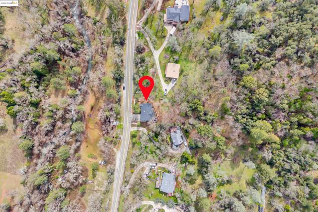 16806 Brewer Rd, Grass Valley CA: https://media.crmls.org/mediaz/b67e08c8-12f3-4c55-b675-95ad7f7e9e20.jpg
