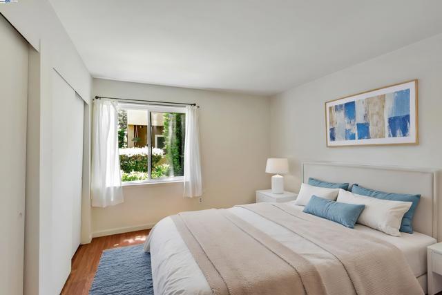 291 Tradewinds Dr, San Jose CA: https://media.crmls.org/mediaz/b67e768a-3ed4-466d-b175-a41d7c9dd679.jpg