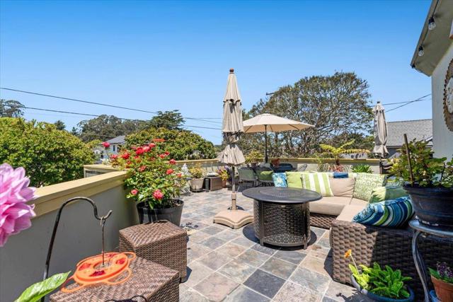 522 Oak Drive, Capitola CA: https://media.crmls.org/mediaz/b67e7e3b-ce6c-4311-87a1-f611a4748102.jpg