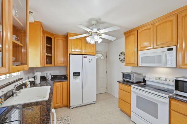 418 Sybil Avenue, San Leandro CA: https://media.crmls.org/mediaz/b67f0f98-2baf-405f-80bb-371a953e4777.jpg