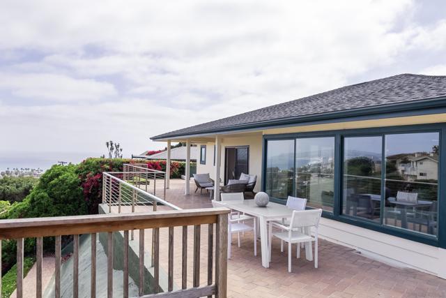 951 Skylark Dr, La Jolla CA: https://media.crmls.org/mediaz/b67f3c50-bc32-4c95-8926-901f6ddc6894.jpg