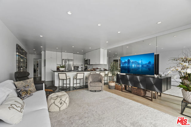 520 Strand Street, Santa Monica CA: https://media.crmls.org/mediaz/b680524f-5400-4d60-afad-8be1c21b59b2.jpg