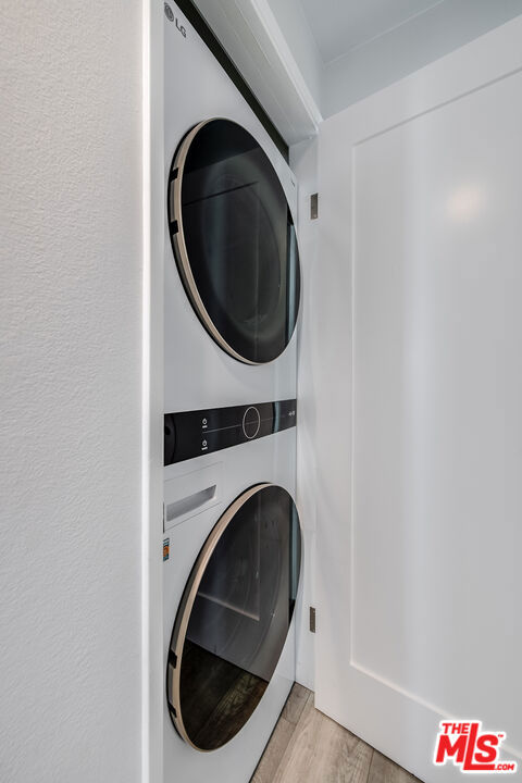 https://media.crmls.org/mediaz/b68062ac-3419-483a-8ca0-a6792caf7dba.jpg?preset=X-Large