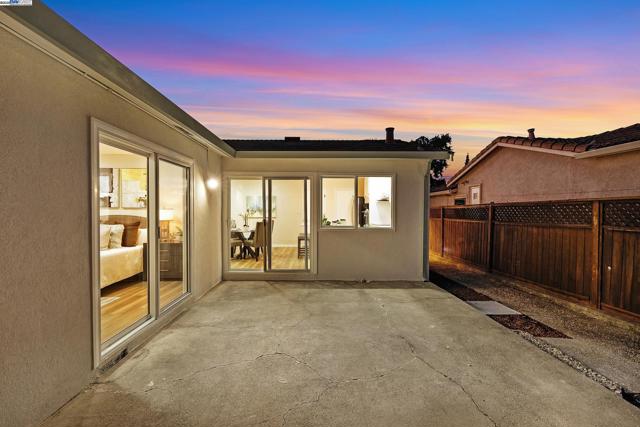 1942 Sherman Dr, Union City CA: https://media.crmls.org/mediaz/b681865b-fbbf-4321-b07d-f4baba5fbc9e.jpg