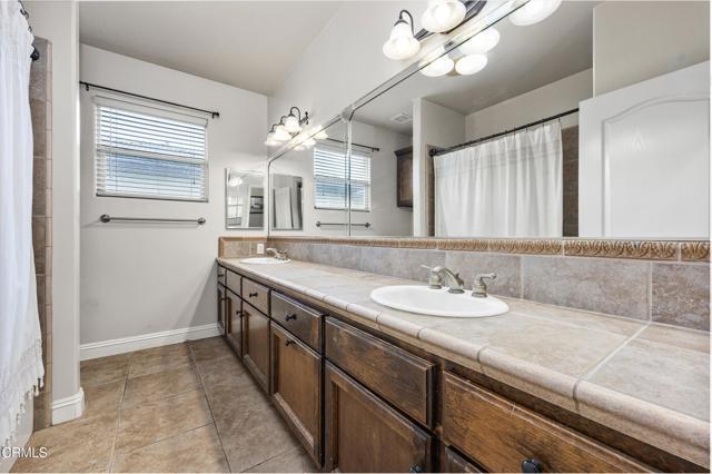 Detail Gallery Image 33 of 38 For 9905 Lightner Way, Bakersfield,  CA 93311 - 3 Beds | 2/1 Baths