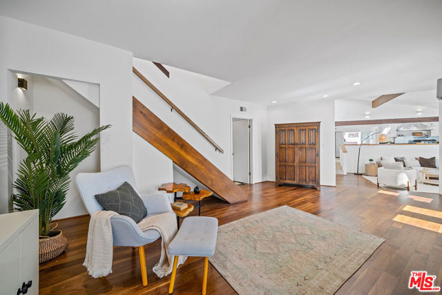 7145 Trask Avenue, Playa del Rey CA: https://media.crmls.org/mediaz/b6822cba-1101-4781-b132-cd70de8832df.jpg