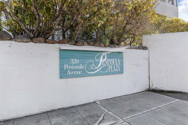 320 Peninsula Ave, San Mateo CA: https://media.crmls.org/mediaz/b68253e6-bb64-4f98-99d4-4eab4556baa3.jpg
