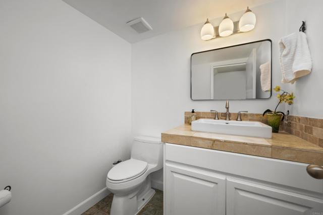 Detail Gallery Image 19 of 48 For 1449 Genoa Dr, Vista,  CA 92081 - 4 Beds | 2/1 Baths