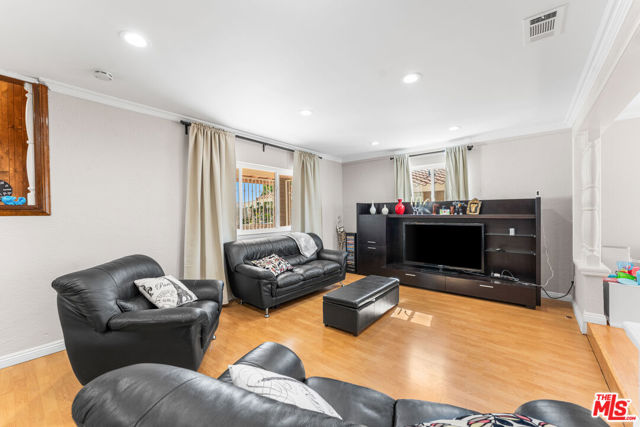 18032 Mariner Drive, Victorville CA: https://media.crmls.org/mediaz/b682b07b-b2aa-4481-9ec8-d112c20a9ddb.jpg