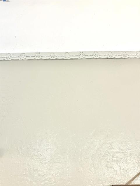 1822 San Antonio Ave, Alameda CA: https://media.crmls.org/mediaz/b682f2ef-1ec7-4276-a906-57ee241f7b95.jpg