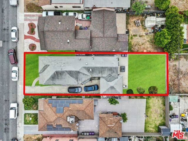 2463 Easy Avenue, Long Beach CA: https://media.crmls.org/mediaz/b6833557-4f37-4f47-9fb7-94fed578f0ae.jpg