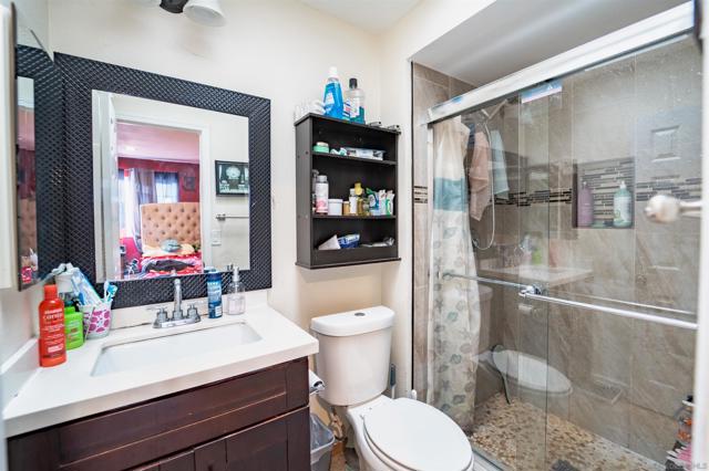 1260 Finch Pl, Chula Vista CA: https://media.crmls.org/mediaz/b6842e04-1652-4144-8b95-053783bc2f55.jpg