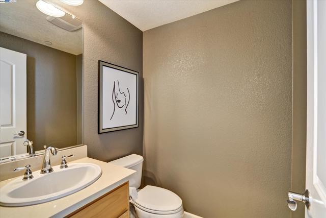 140 Selby Ln, Livermore CA: https://media.crmls.org/mediaz/b684d7b3-7eb2-43c6-bf84-ecdf16ec5618.jpg