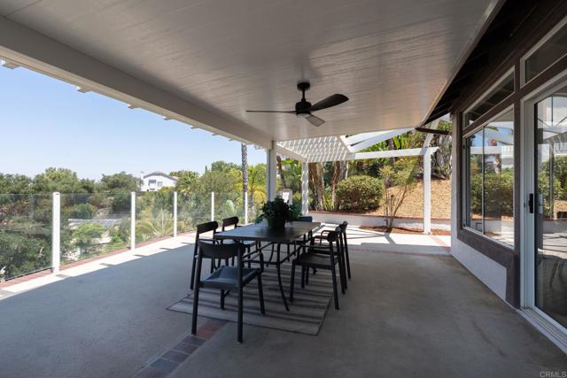 1337 Oak View Way, Escondido CA: https://media.crmls.org/mediaz/b684fc1e-6790-4226-814b-3a0d70b13077.jpg