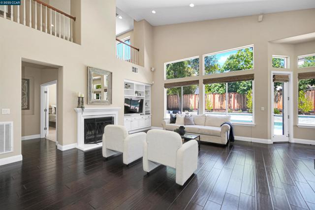 139 Shelterwood Ln, Danville CA: https://media.crmls.org/mediaz/b685437b-5815-4a92-951b-ac200cfceebe.jpg