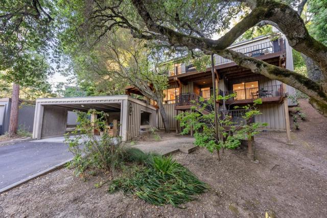 21 Valley Oak Street, Portola Valley CA: https://media.crmls.org/mediaz/b685a8e5-e415-4abd-927a-51d3f89890c7.jpg