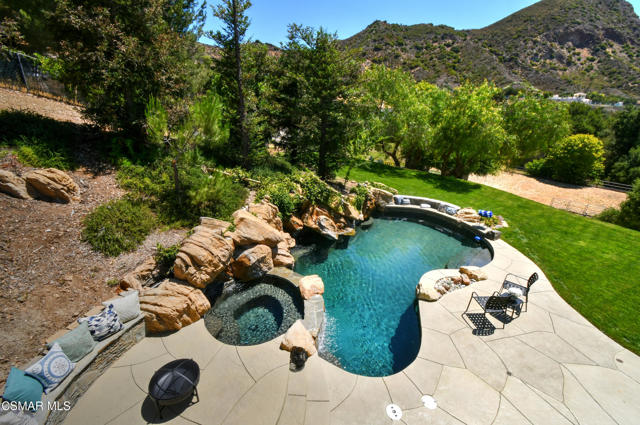 29677 Mulholland Highway, Agoura Hills CA: https://media.crmls.org/mediaz/b685f5b5-c933-4fda-bb09-afc8f63306bd.jpg