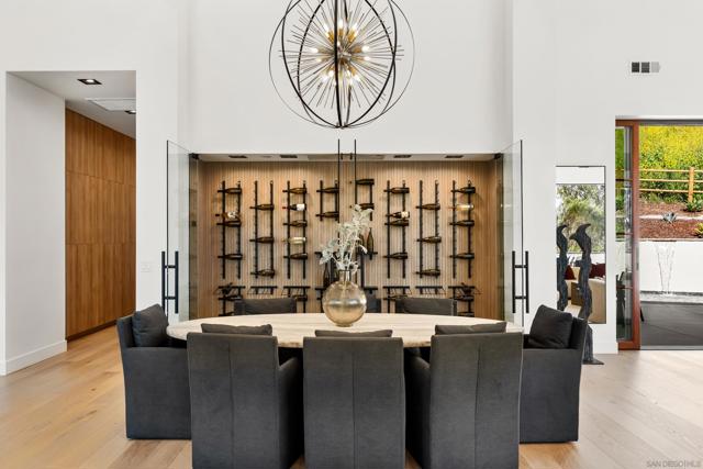 5758 60 Las Palomas, Rancho Santa Fe CA: https://media.crmls.org/mediaz/b6862844-9cff-48c9-9161-0e379006158b.jpg