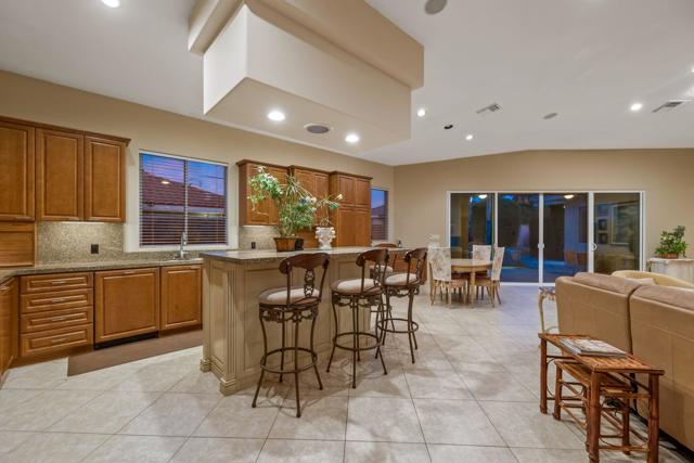44476 Hazel Canyon Lane, Palm Desert CA: https://media.crmls.org/mediaz/b6866e13-972c-40f8-bdd6-0b21aebdc1ca.jpg