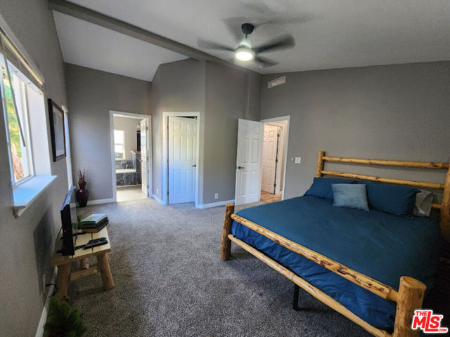 391 Montclair Drive, Big Bear City CA: https://media.crmls.org/mediaz/b686914b-da15-4971-b63c-1d3f09fe3f3c.jpg