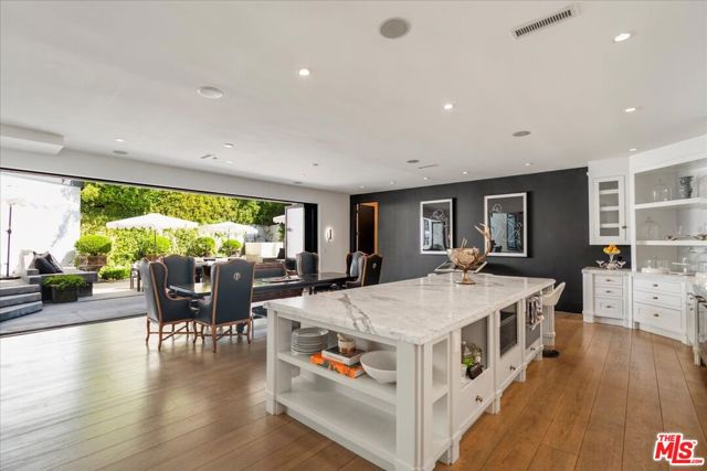 1100 Pine Drive, Beverly Hills CA: https://media.crmls.org/mediaz/b686d27a-8e4c-4964-b74f-0b13189402ce.jpg