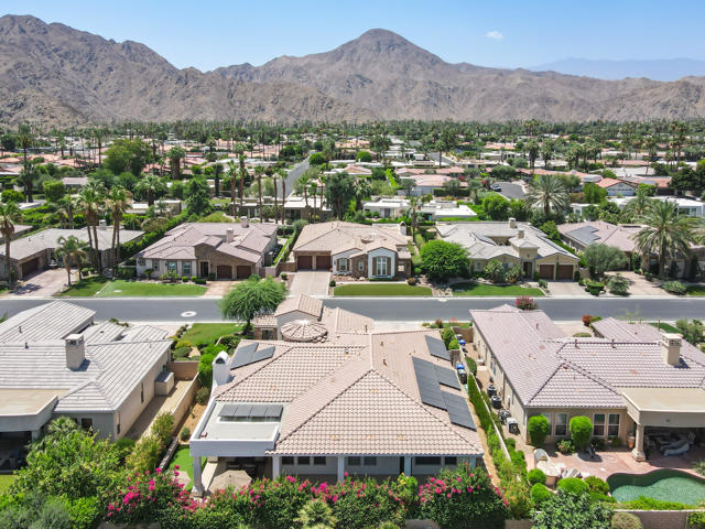 76158 Via Montelena, Indian Wells CA: https://media.crmls.org/mediaz/b68704bb-cd16-4d17-b298-e70a67258d12.jpg