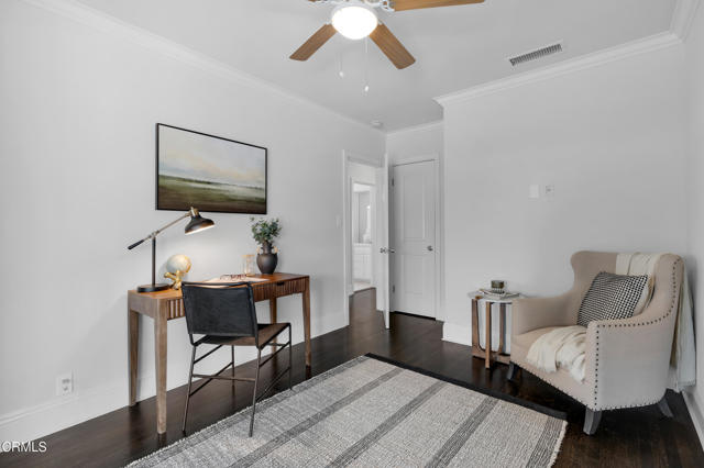 7933 Kenyon Avenue, Los Angeles CA: https://media.crmls.org/mediaz/b6877052-079e-4193-b3c3-f760269f6168.jpg
